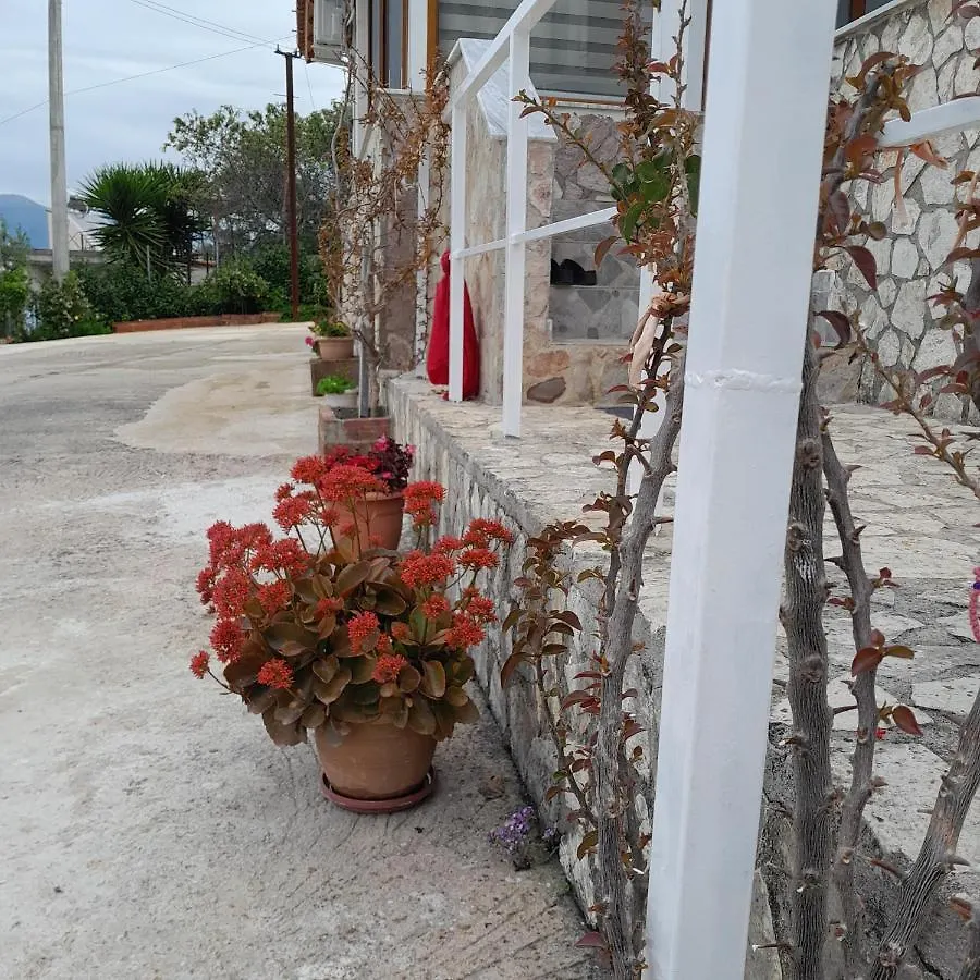 Denni'S Home Sarandë Affittacamere
